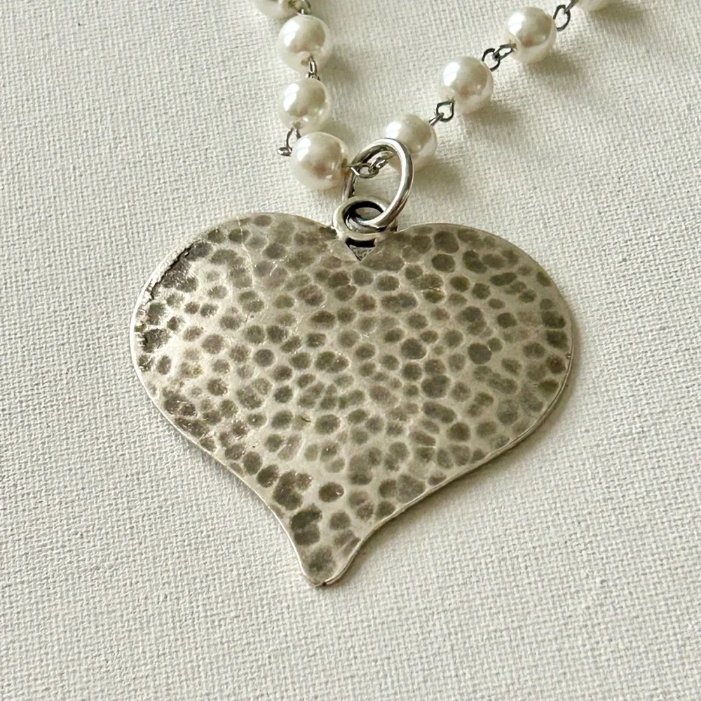 Glass pearls Elegant Silver Heart Pendant Necklace - Picture 3 of 8